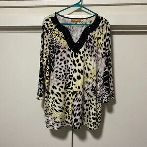 Ellen Tracy 3/4 length sleeve, animal print, embellished tunic, size L